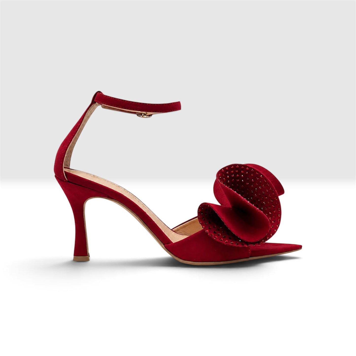 SANDALIA TACÓN DETALLE MOÑO ROJO
